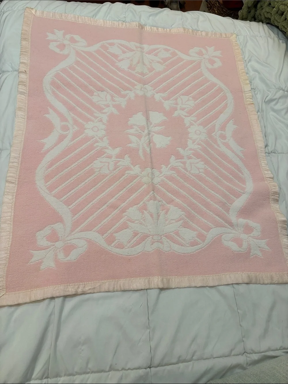 Vintage Pink White Woven Baby Blanket Satin Ruffle Trim Floral Lattice Medallion